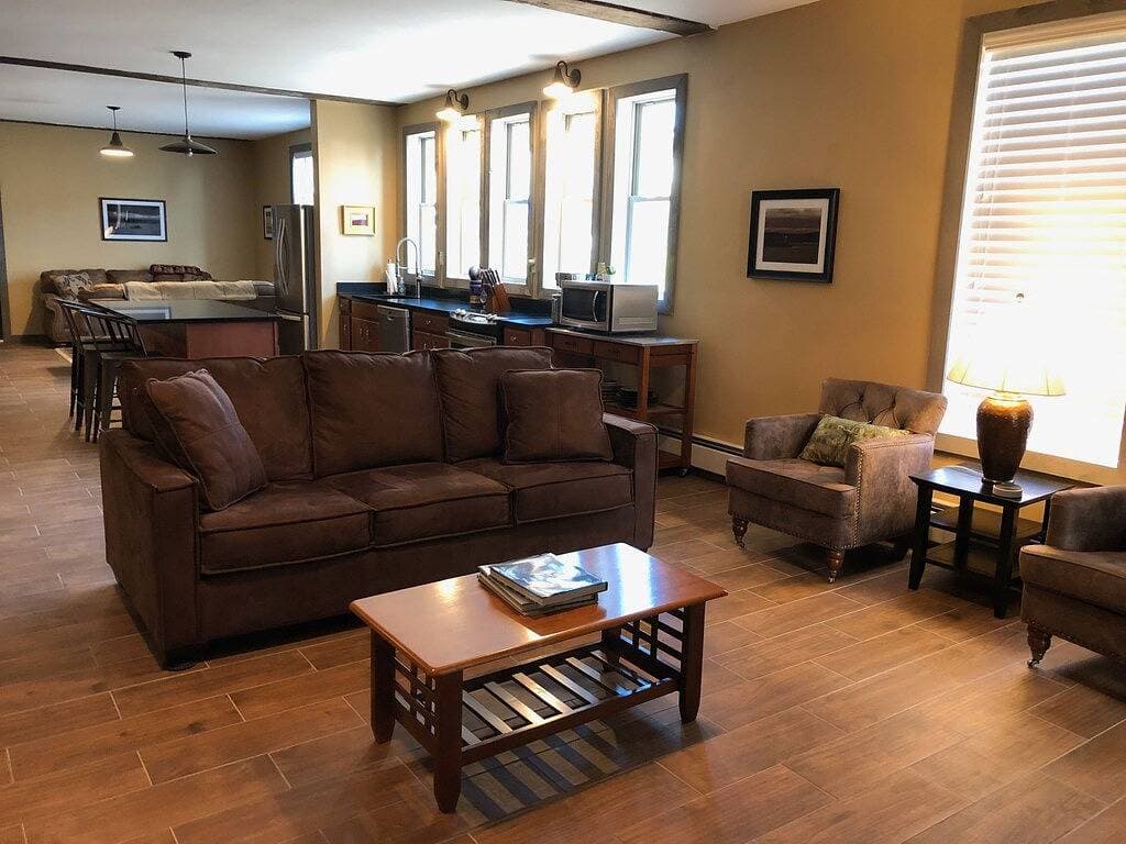 Foto 3 von 22: Wunderschönes 2Br Loft mit Blick auf die Bucht und den Hafen von Eastport