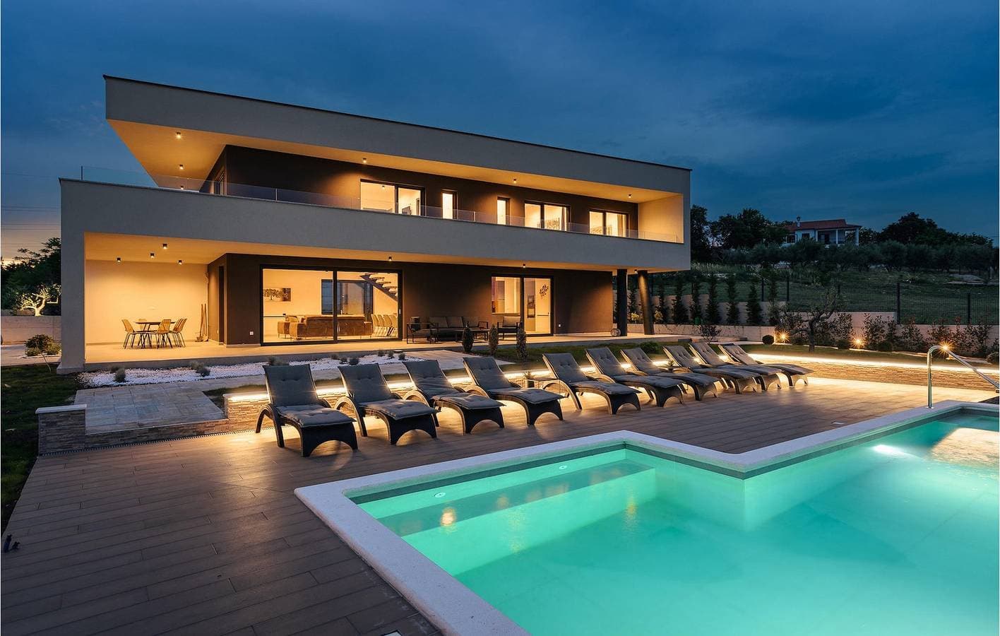 Foto 2 von 54: Gemütliche Ferienwohnung mit beheiztem Pool, Terrasse und WLAN in der Nähe des Stadtzentrums von Raša
