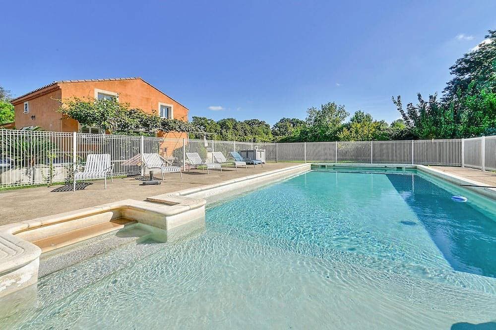 Awesome home in Saint Martin de Crau 1