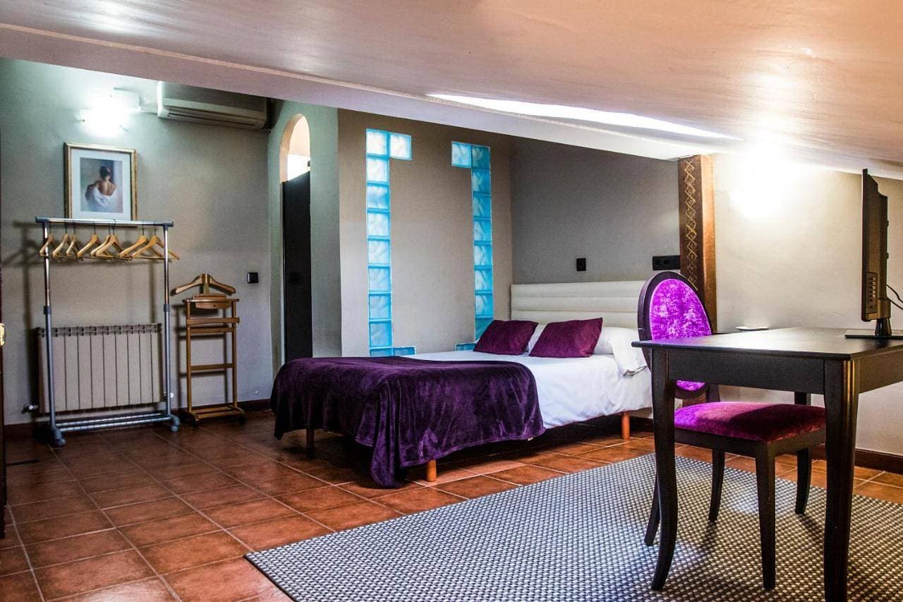 Foto 5 von 8: Double Room with Bathtub