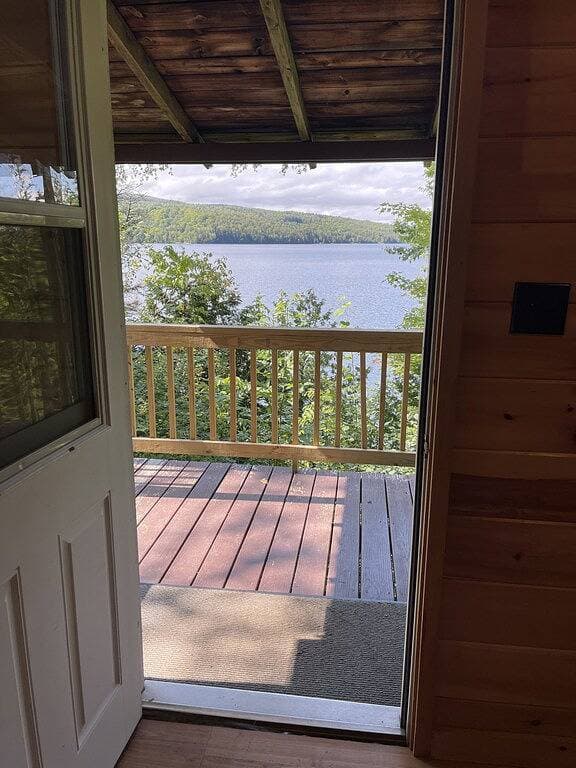 Foto 10 von 19: Lakefront Cabin on Rangeley Lake: Sauna & views