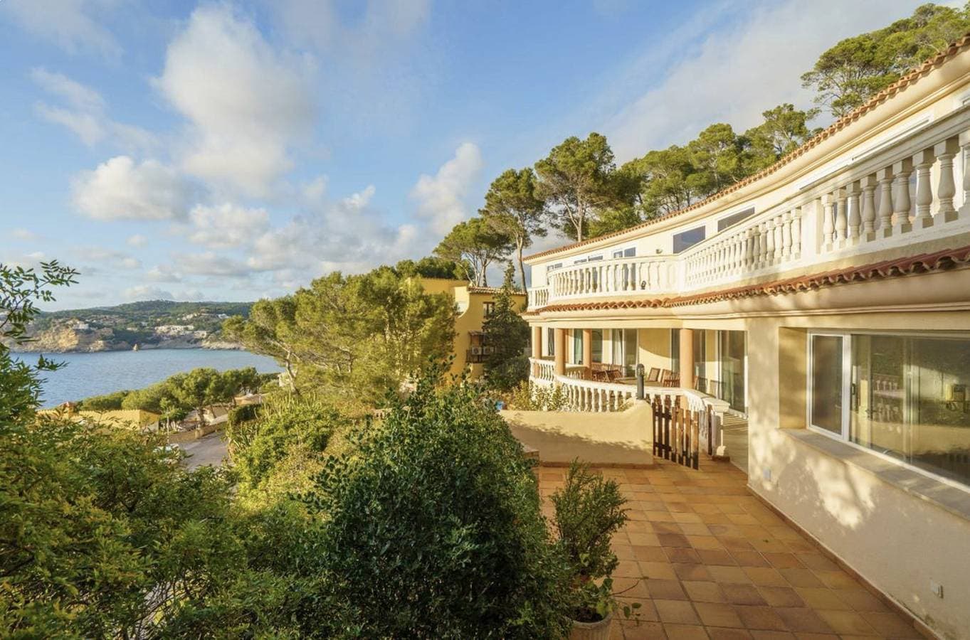 Foto 5 von 27: Villa Camp De Mar Sea View by PriorityVillas