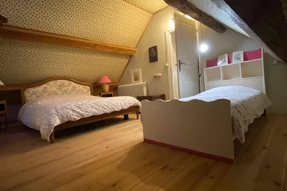 Foto 3 von 26: Gîte de la Doit, auf dem Land, Schlafplätze für 14, privater Pool