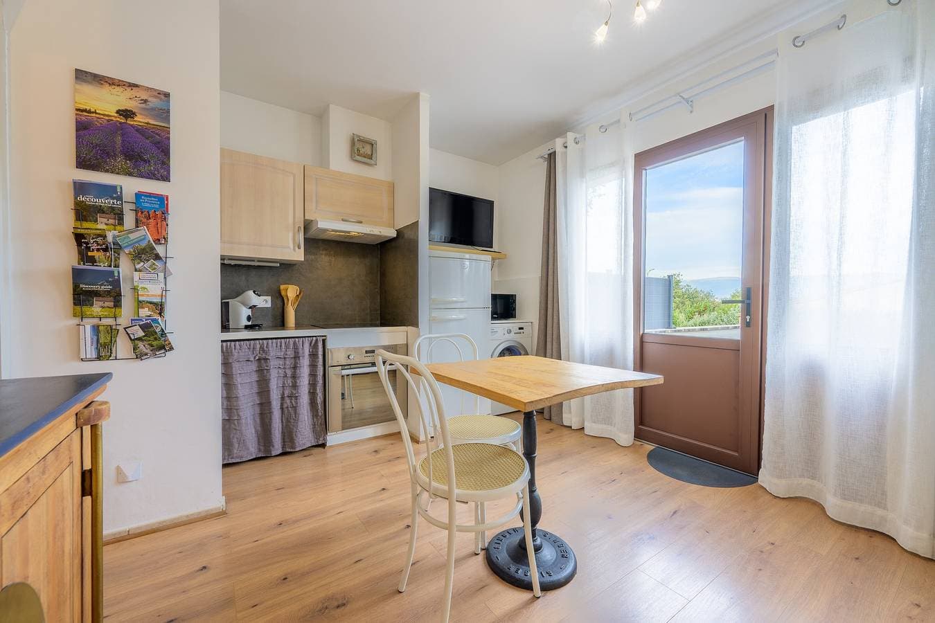 Foto 6 von 21: Angrenzendes Ferienhaus mit privatem Pool