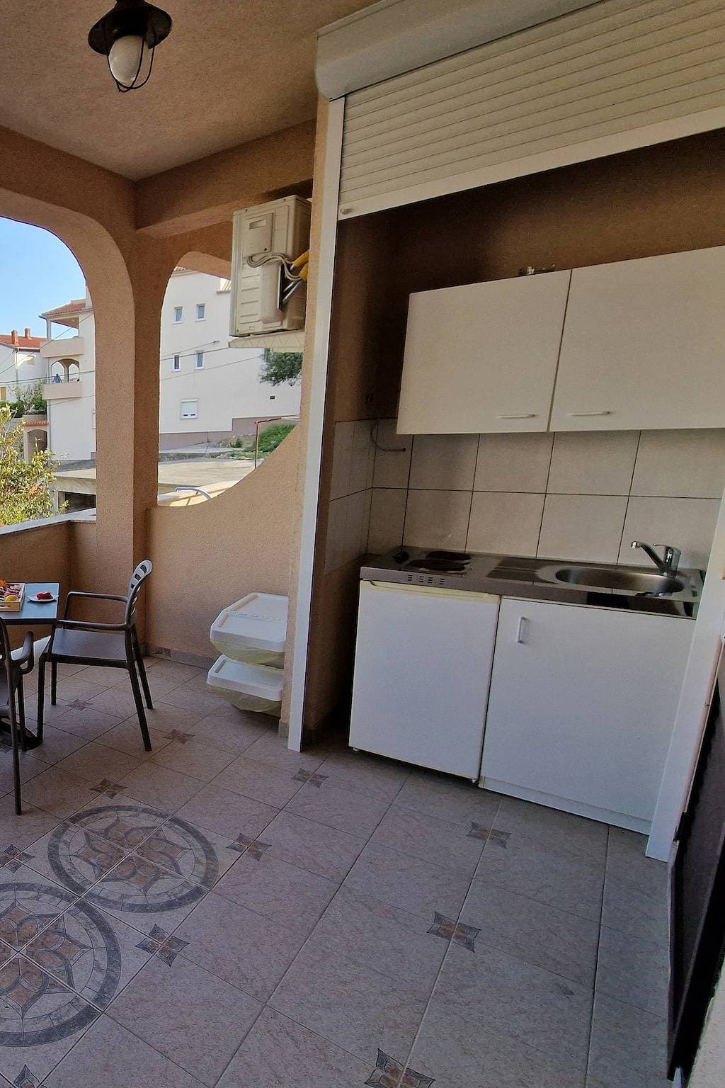 Foto 10 von 17: Studio Appartement mit Terrasse und Meerblick Kampor, Rab As-5037-f