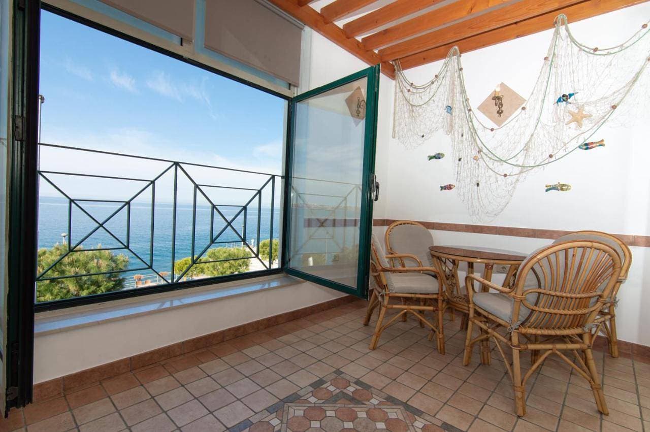 Foto 7 von 36: Ferienwohnung für 4 Personen mit Terrasse