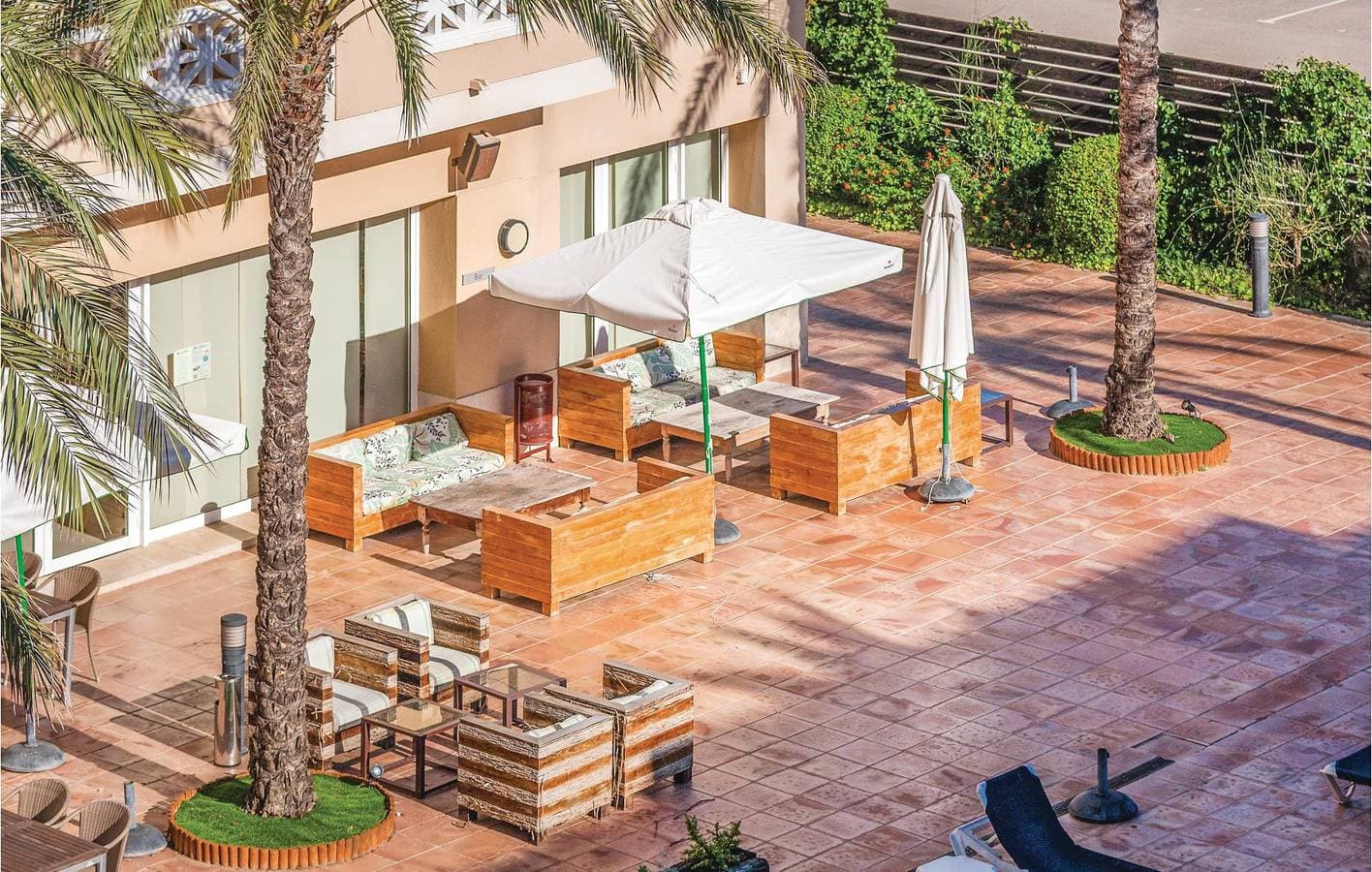 Foto 2 von 41: Paradies am Pool: Parkplatz, AC, Terrasse & WiFi!
