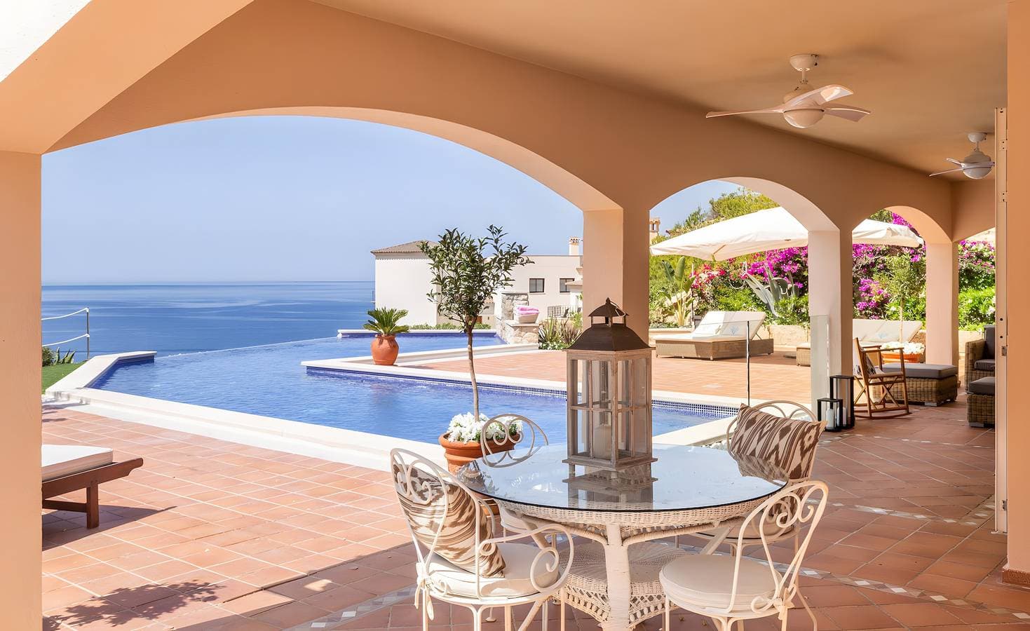 Foto 9 von 28: Villa 'Ichtys' mit Infinity-Pool und Meerblick in Cala Moragues