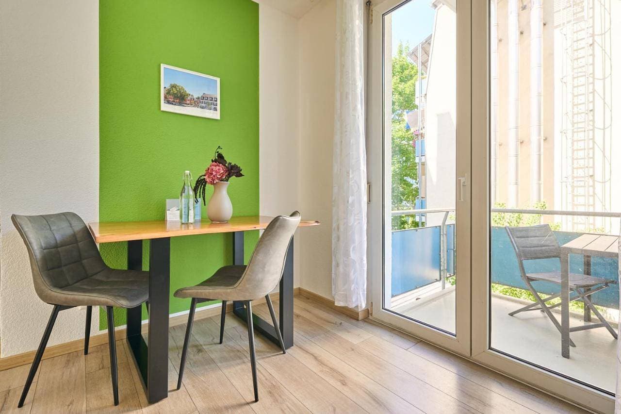 Foto 5 von 11: Studio Apartment with balcony 3