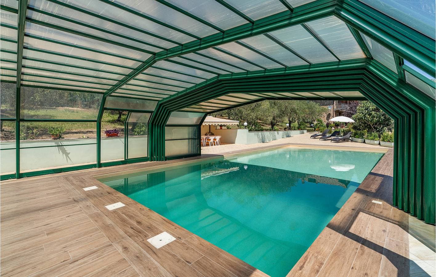 Foto 12 von 28: Rückzugsort am Fluss mit Pool und Garten