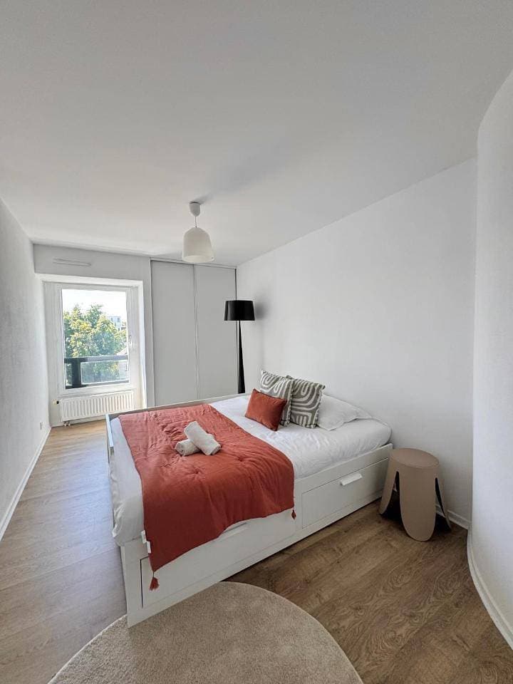 Foto 9 von 44: Three-Bedroom Premium Apartment with Balcony