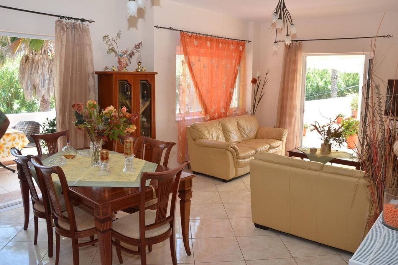 Foto 7 von 40: Ferienwohnung für 5 Personen mit Terrasse