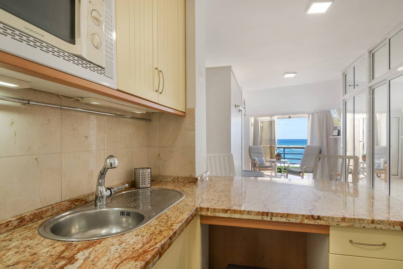 Foto 8 von 20: Ferienstudio 'Primera Linea' mit Meerblick, Balkon und Wi-Fi
