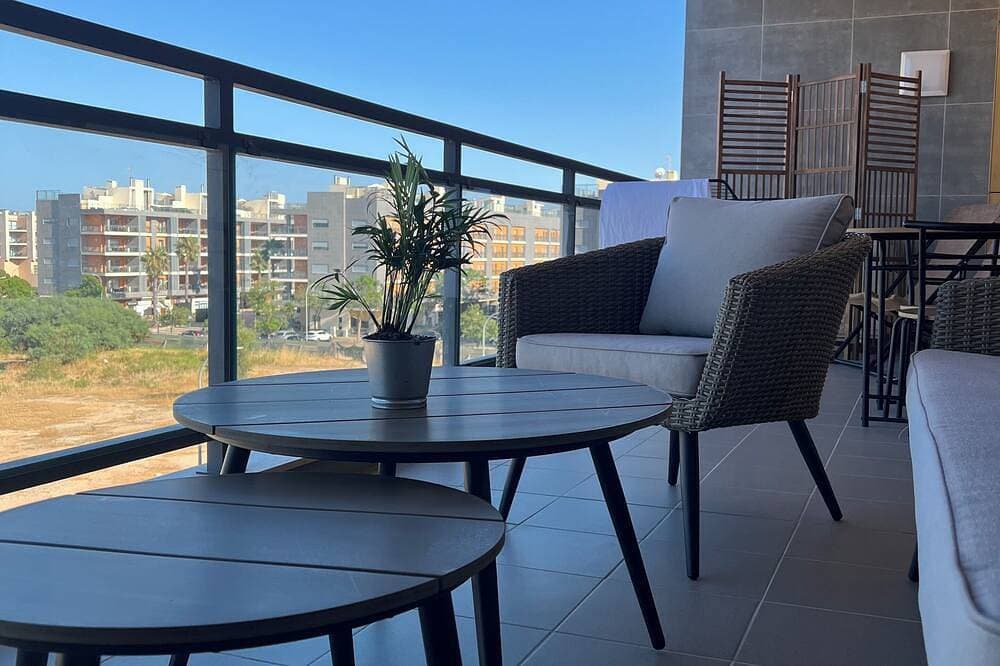 Charming Olhão Flat by Marina & Markets. Fast Wi-Fi, Ideal for Remote Workers! 1