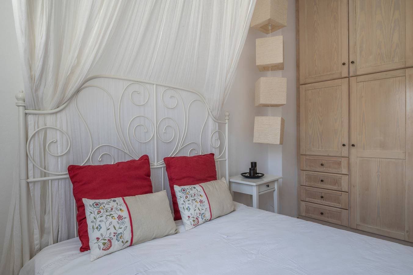 Foto 10 von 23: Ferienhaus 'Tinos Sunset House' mit Meerblick und privater Terrasse