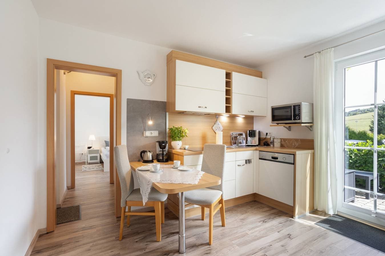 Foto 8 von 23: Ferienwohnung 'Sommerwind Am Finkenbusch' mit Bergblick, privater Terrasse und Wi-Fi
