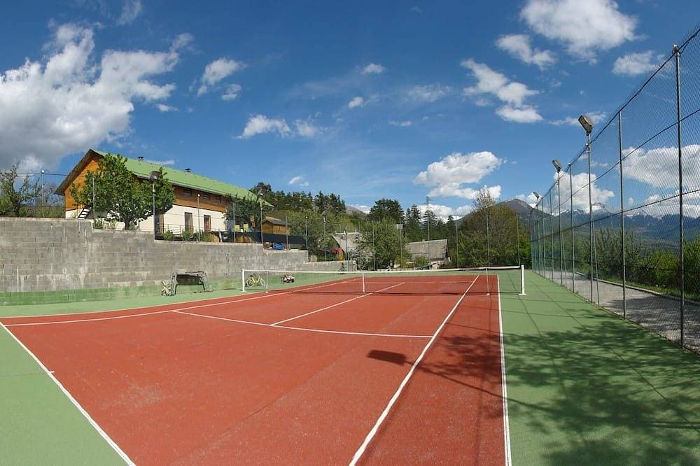 Foto 10 von 25: Embrun Apartment Typ 3 Mansardé, Private Tennis in einem Park von 2 Hektar
