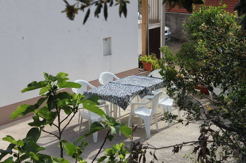 Foto 11 von 12: Studio Appartement am Strand Bucht Pokrivenik, Hvar