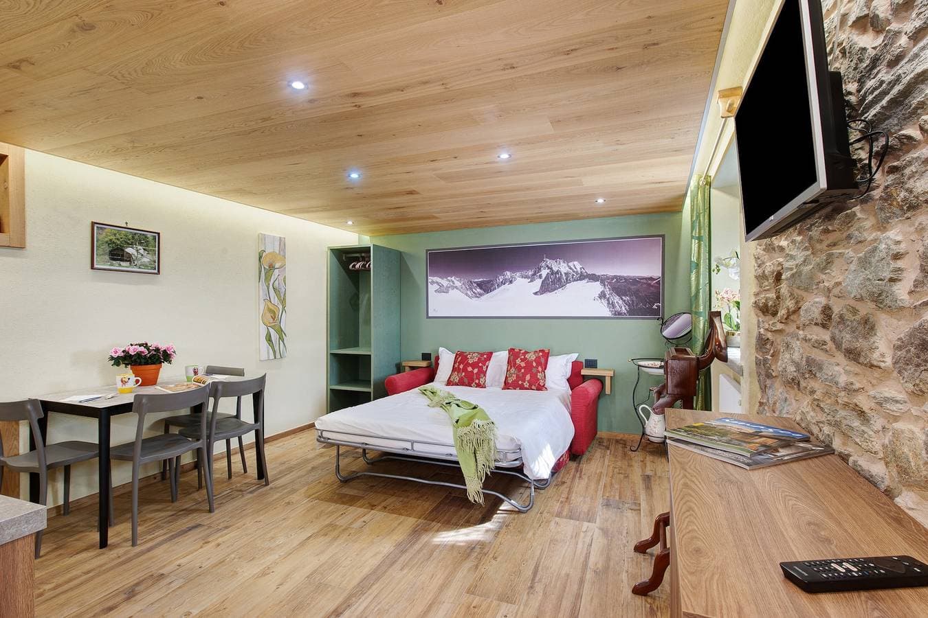 Foto 5 von 27: Monolokal 'Mes Anges Perloz' mit Bergblick, privater Terrasse und WLAN