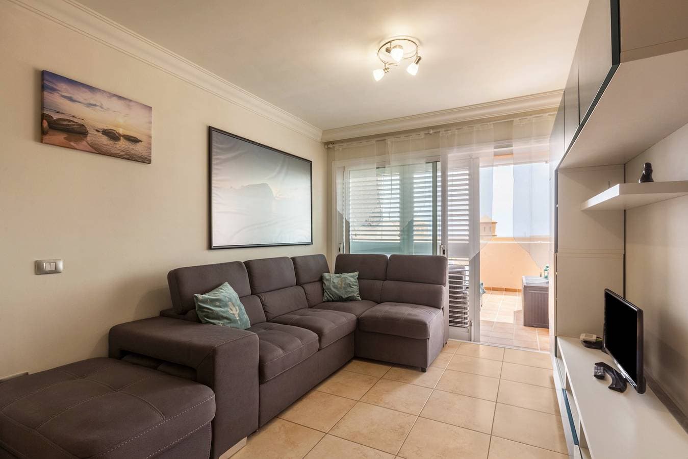 Foto 5 von 28: Apartment 'Apartamento El Porís' mit Meerblick, Gemeinschaftspool, Garten und WLAN
