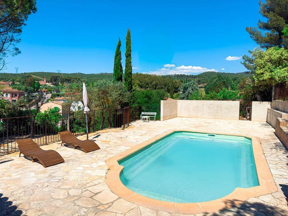 Chambres d'hôtes à 5mn du Circuit Paul Ricard et du village du Castellet et à 10mn des plages de Saint-Cyr-sur-mer, Bandol et Sanary 1