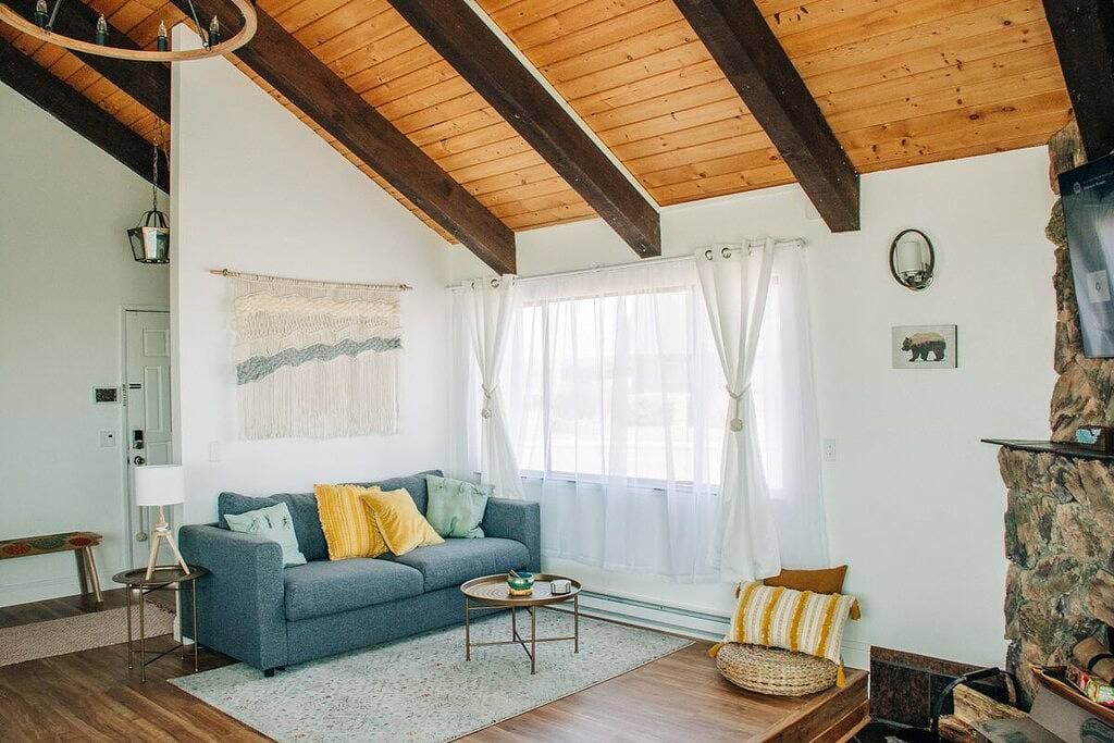Foto 5 von 48: Oceanfront Bluff Home - Whale Watching, Redwoods, Wood Stove & Pet Friendly