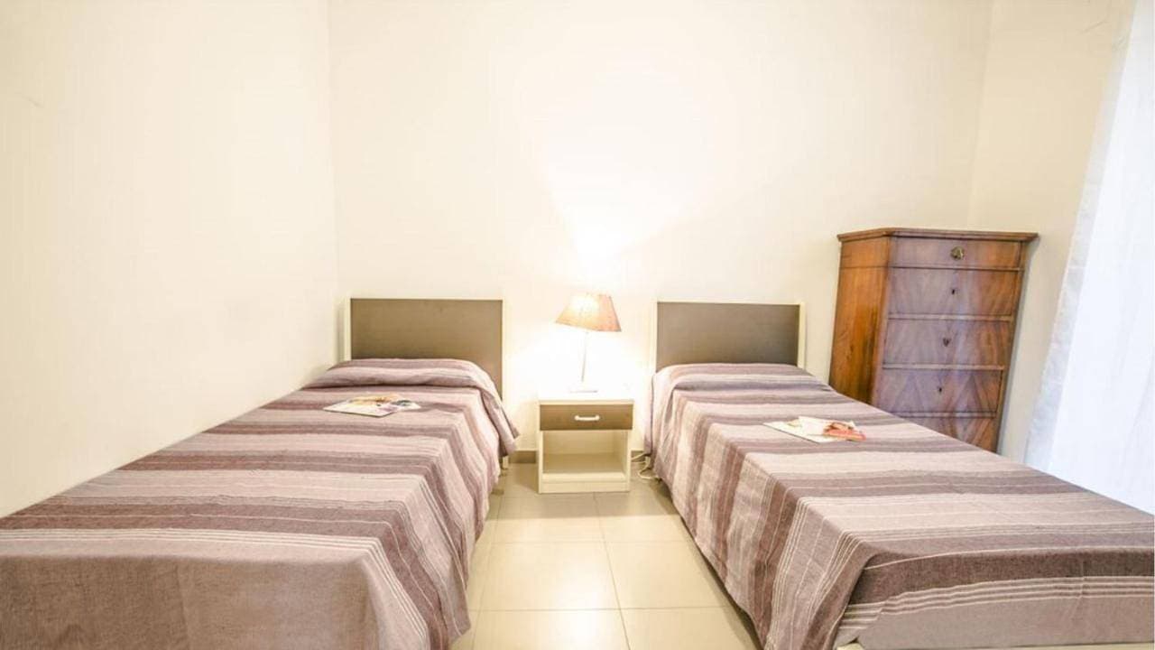 Foto 5 von 11: Two-Bedroom Apartment