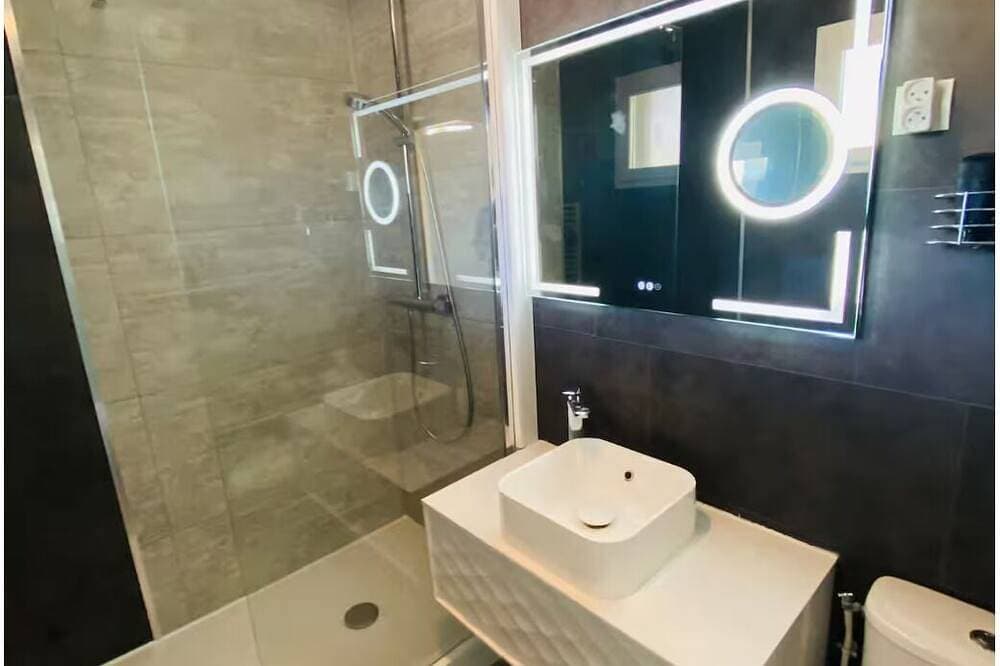 Foto 3 von 21: Elegant studio with balcony 5 min from Honfleur parking and swimming pool