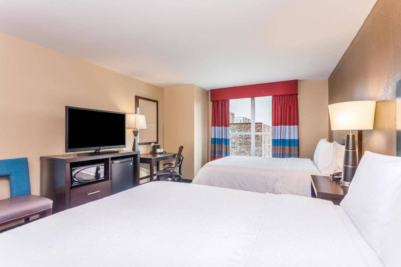 Foto 5 von 32: Hampton Inn & Suites Madison Downtown