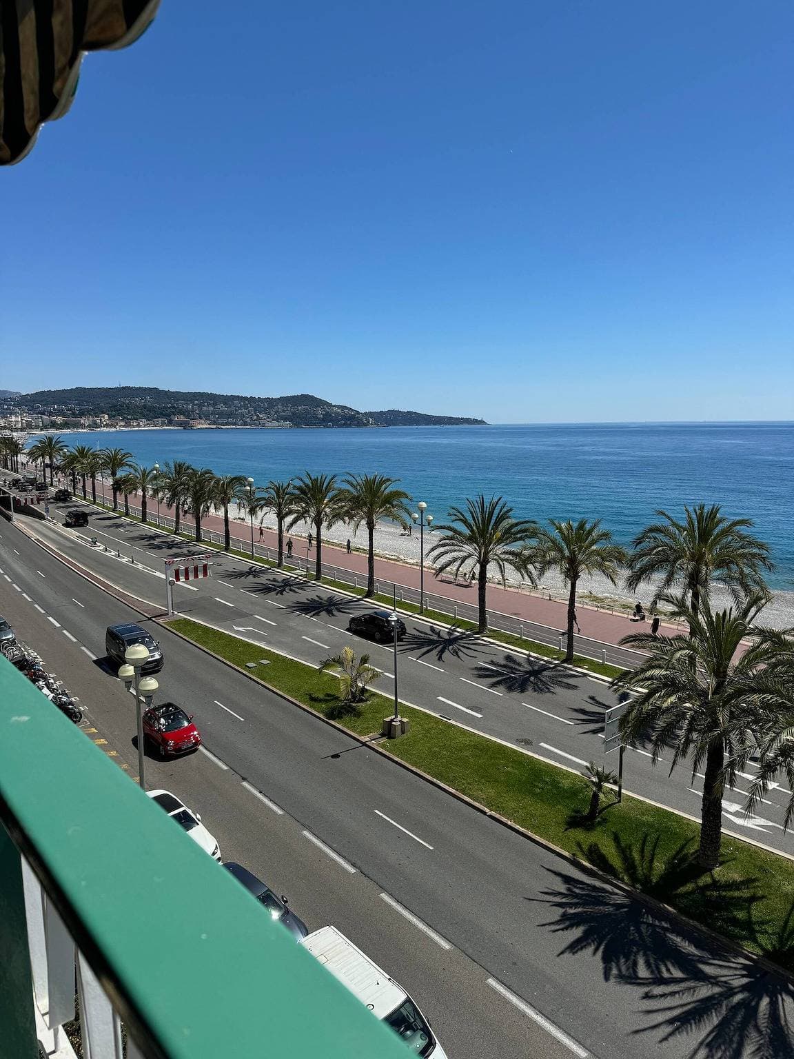 Foto 7 von 10: Charmantes Studio-Apartment mit Meerblick in Nizza, Frankreich