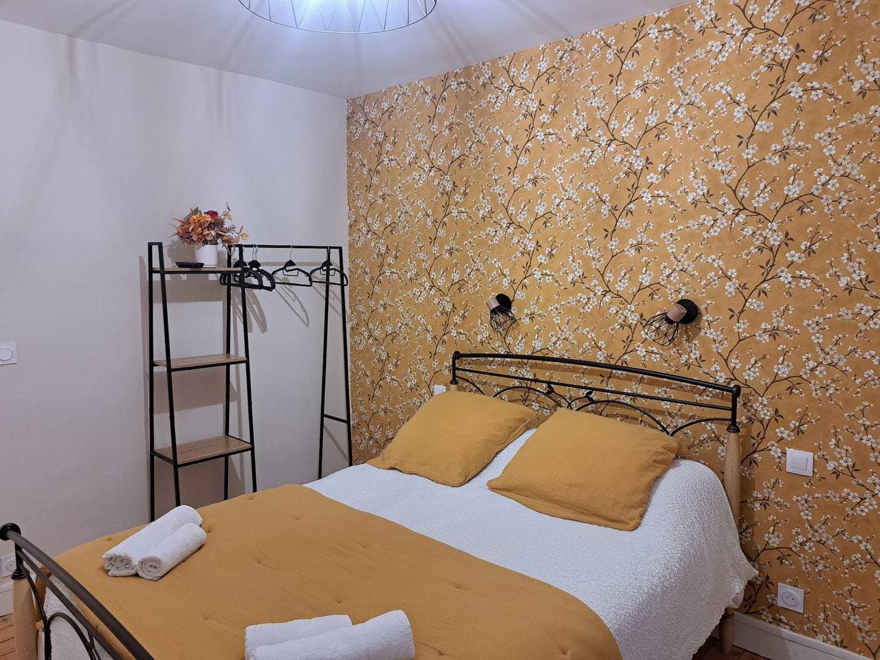 Foto 8 von 26: Gîte Lebasladin für 7 Personen in Lison – Geräumiges Ferienhaus mit Garten