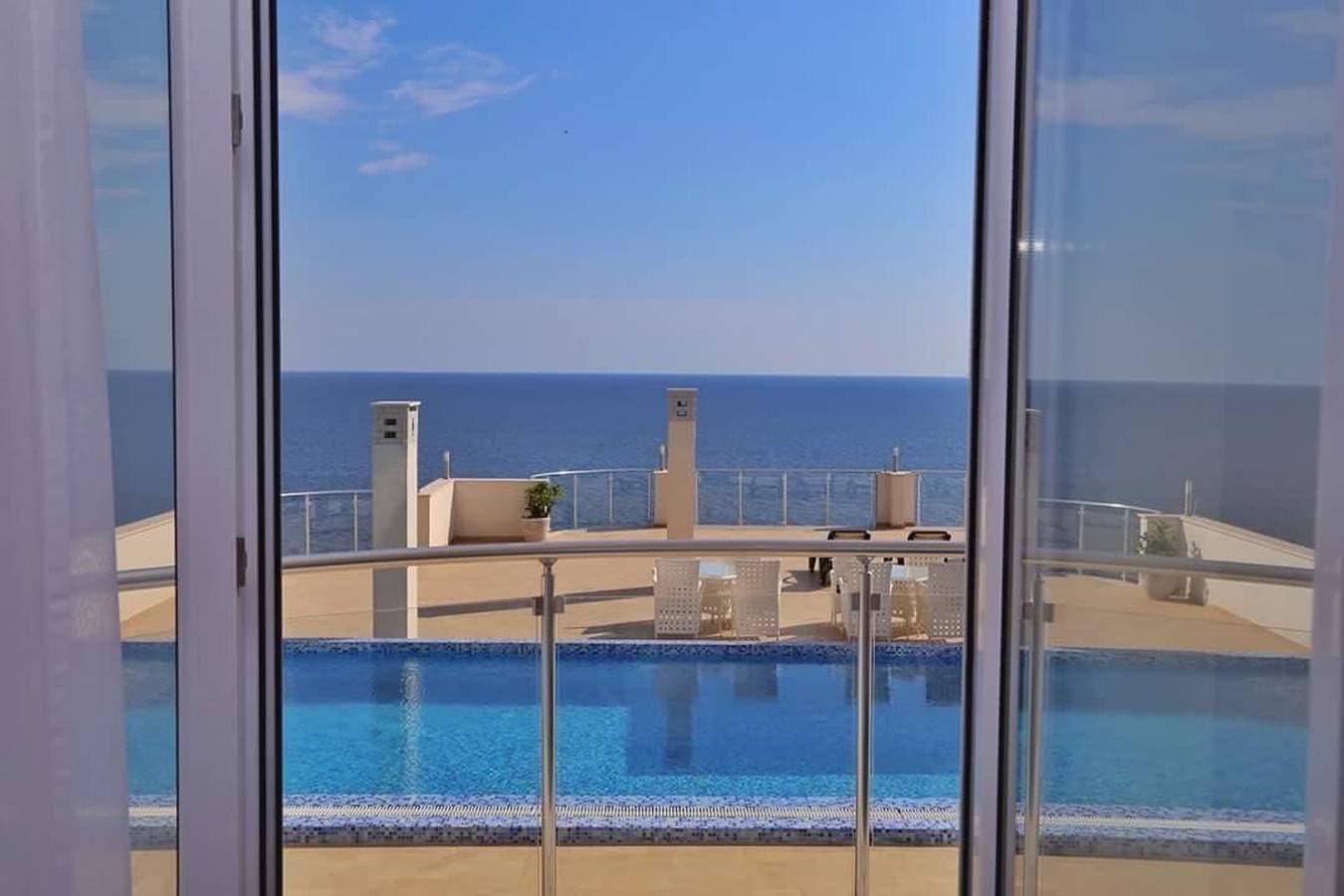 Foto 9 von 56: Moderne Wohnung mit Meerblick in Dobra Voda, 95 m², Pool