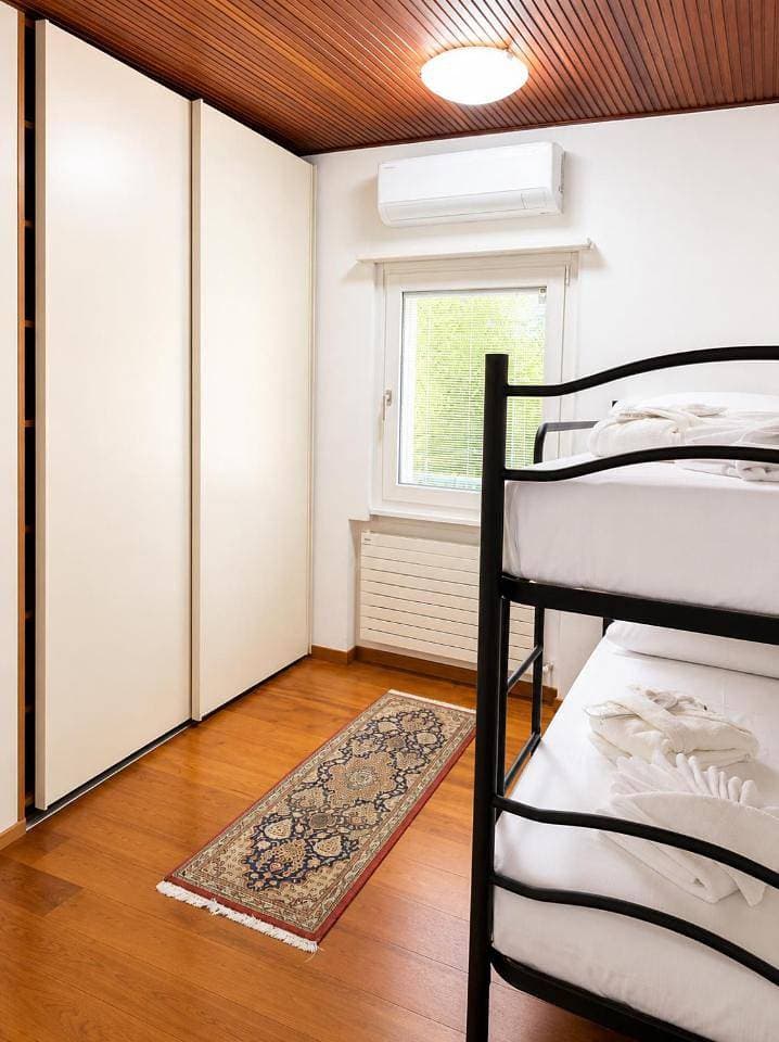 Foto 7 von 34: Three-Bedroom House