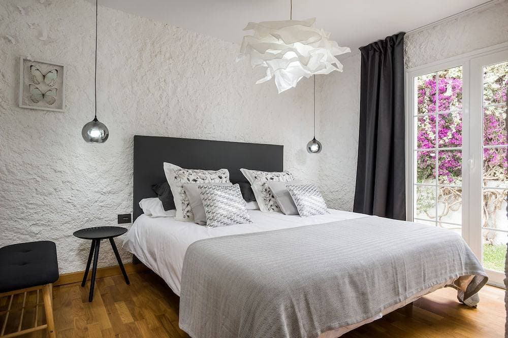 Foto 3 von 30: Sehr Küste \"Villa Romántica\"-Privater Pool, 4 Schlafzimmer, Grill, Meer View