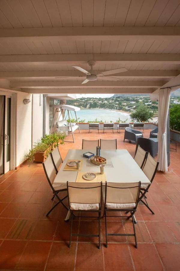 Foto 3 von 67: Villa with Sea View