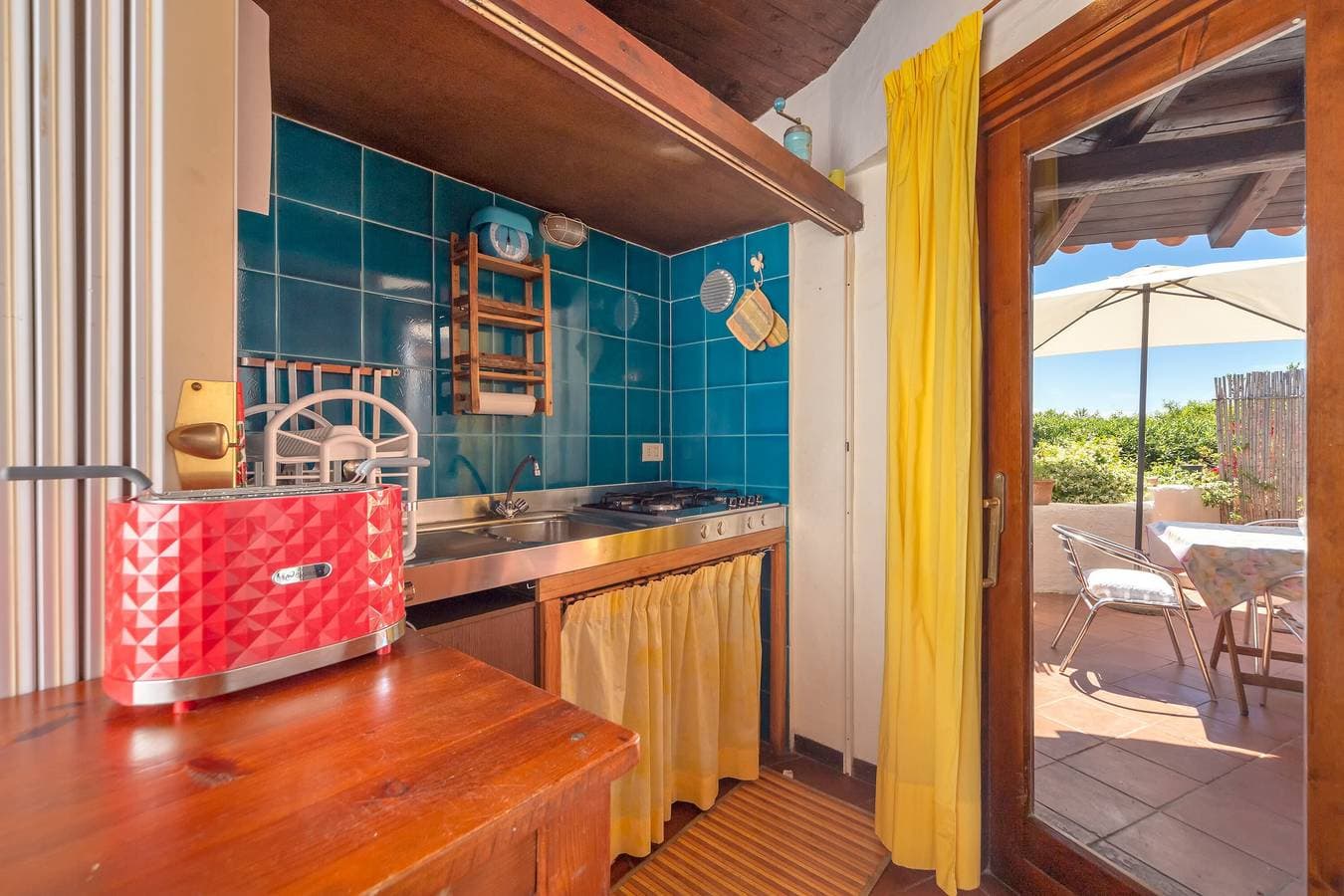 Foto 10 von 31: Cottage 'con terrazza e vista mare; parcheggio disponibile su strada'