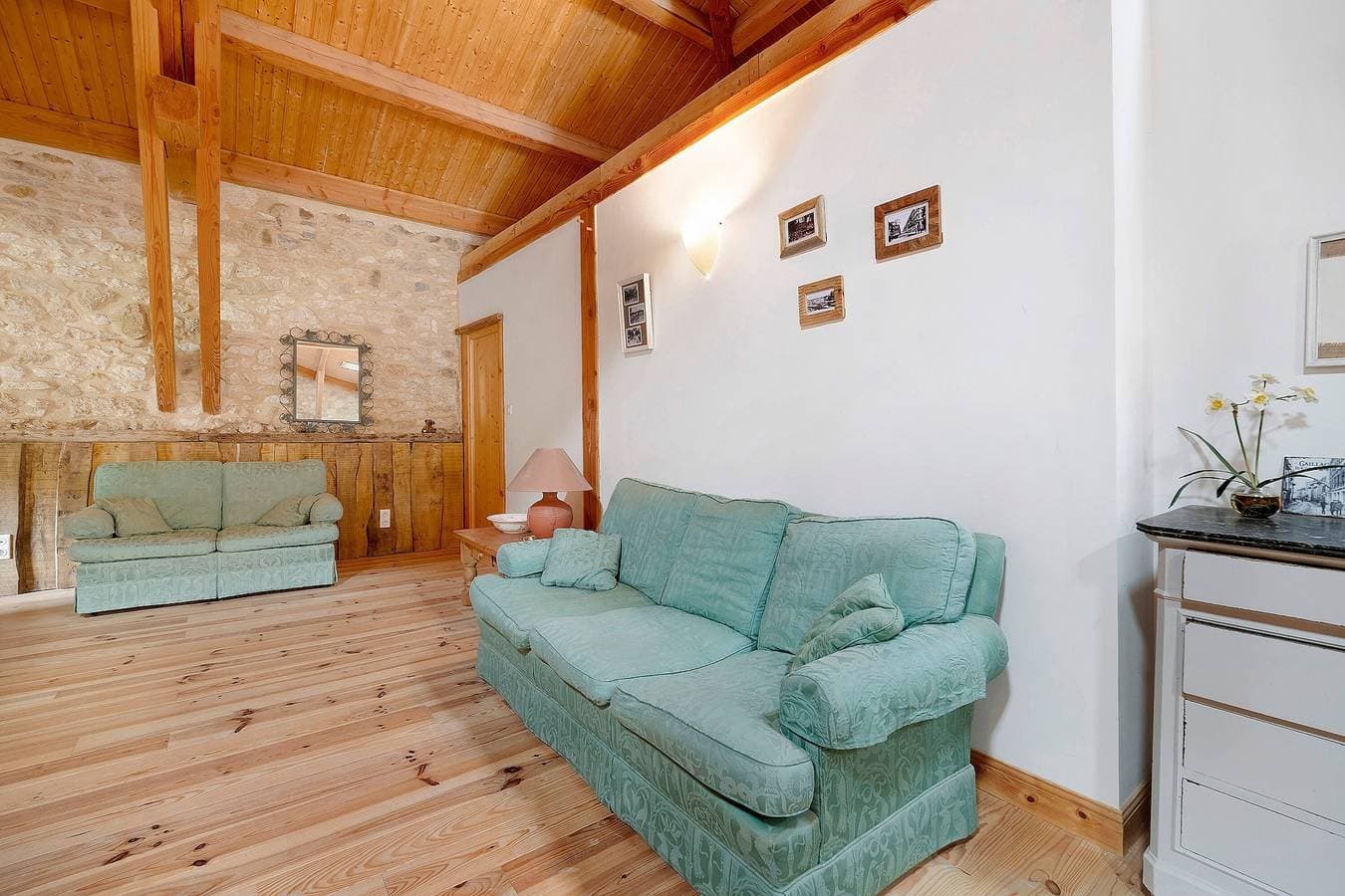 Foto 9 von 25: Gästezimmer Acacia mit gemeinsamer Terrasse und Garten