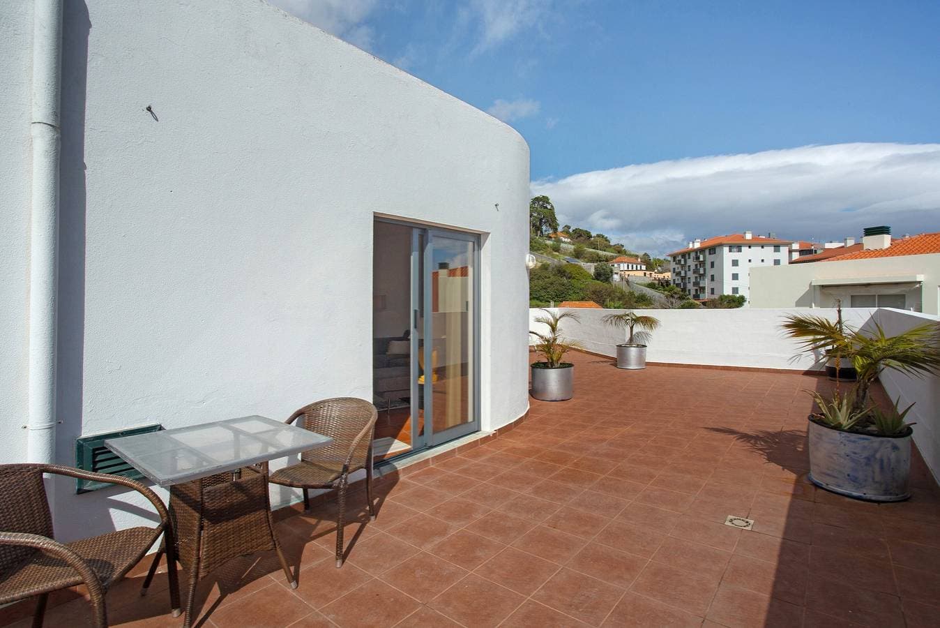 Foto 3 von 22: Studio „Lolita mit Terrasse“ – Meerblick & WLAN