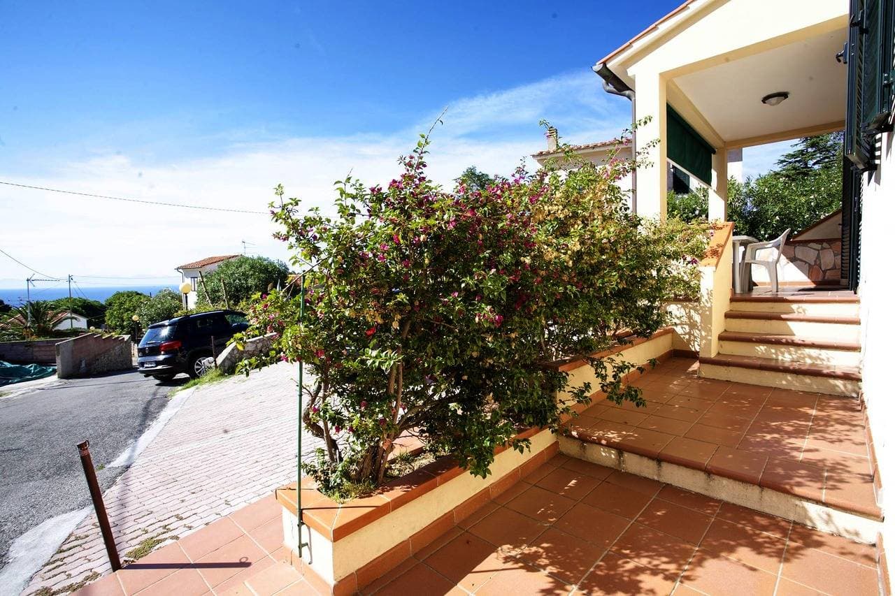 Foto 4 von 23: Ferienwohnung für 5 Personen mit Terrasse