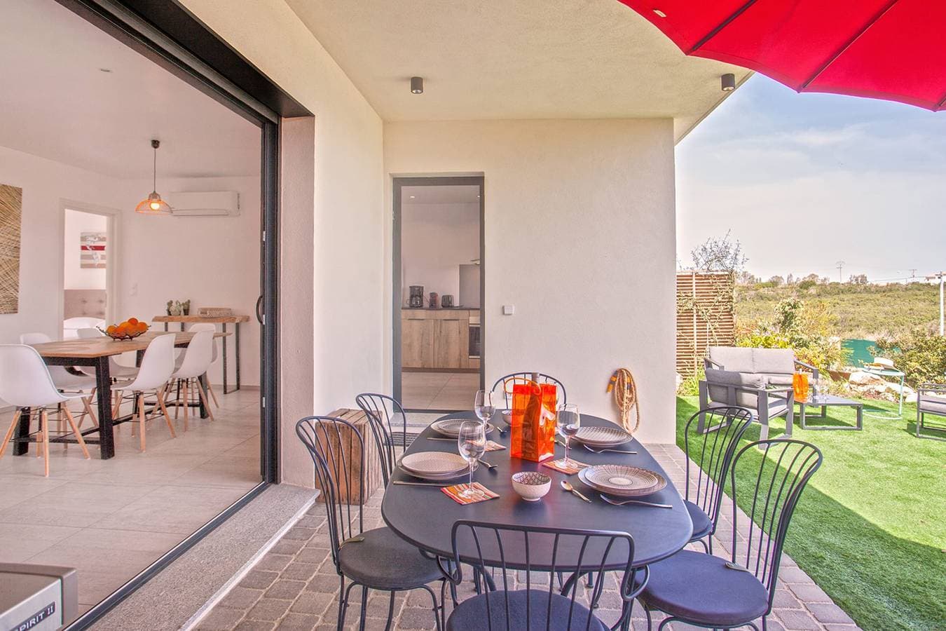 Foto 12 von 45: Ferienwohnung für 6 Personen mit Terrasse