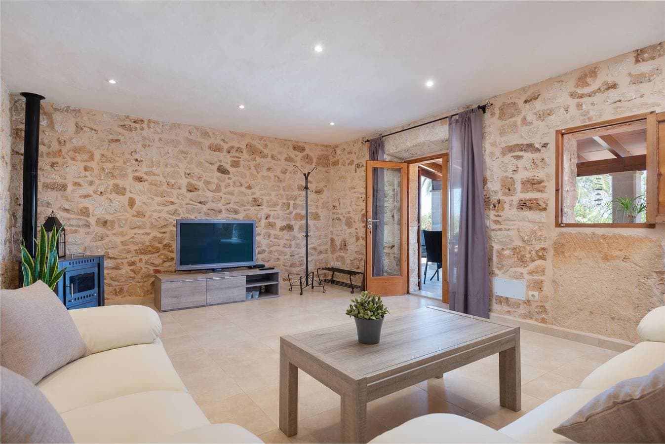 Foto 13 von 47: Can Miquel - Gepflegtes Landhaus mit privatem, erhöhten Pool in der Nähe eines paradiesischen Strandes. WiFi gratis