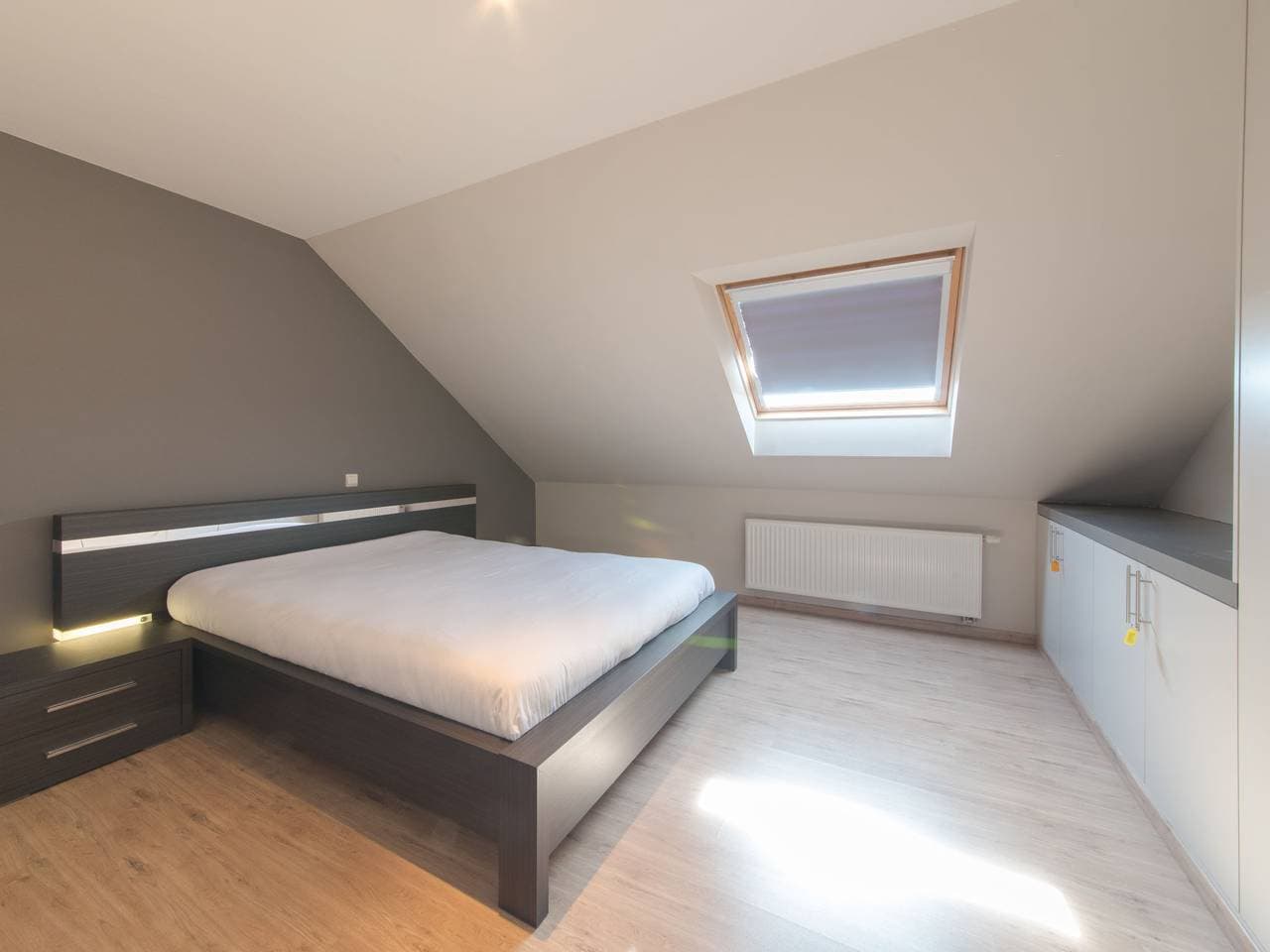Foto 4 von 22: Skyview with parking and balcony