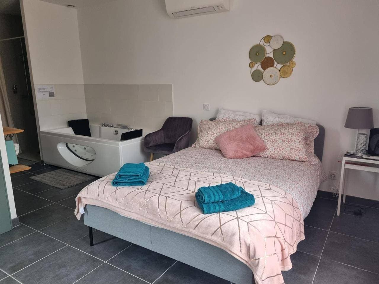 Foto 6 von 15: Double Room with Spa Bath