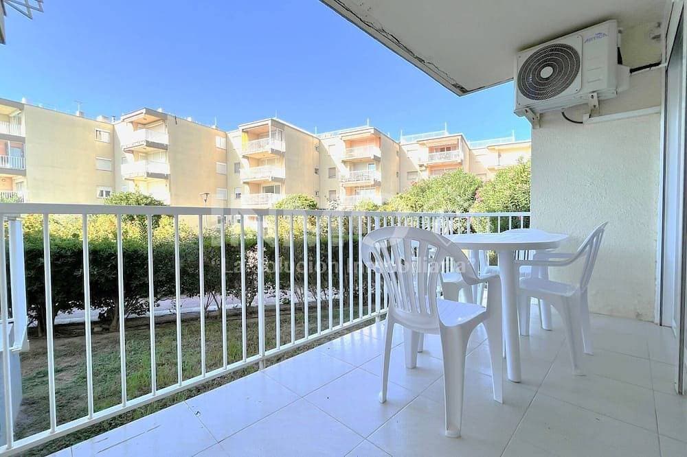 Foto 6 von 12: 1st line of beach, sea views, Llosa area