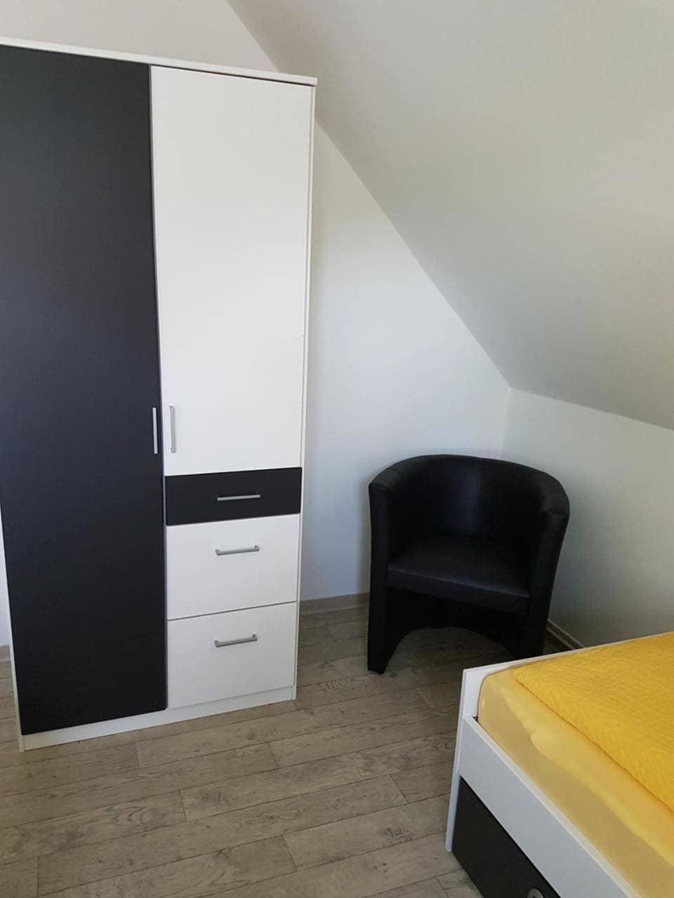 Foto 4 von 17: Two-Bedroom Apartment