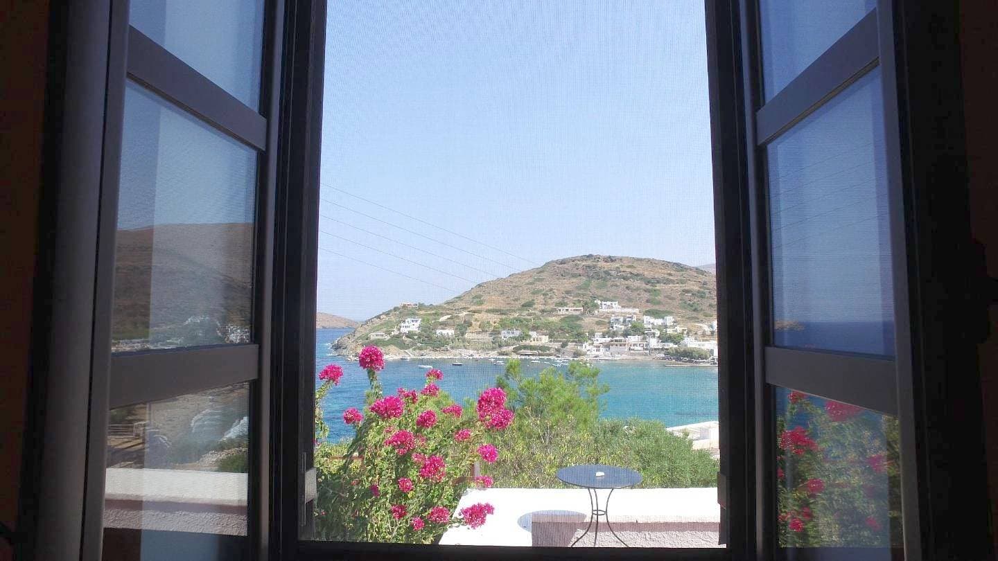 Foto 13 von 58: Schöne Villa mit Pool direkt am Meer, Wifi, 8 Pers. | Syros, Kykladen