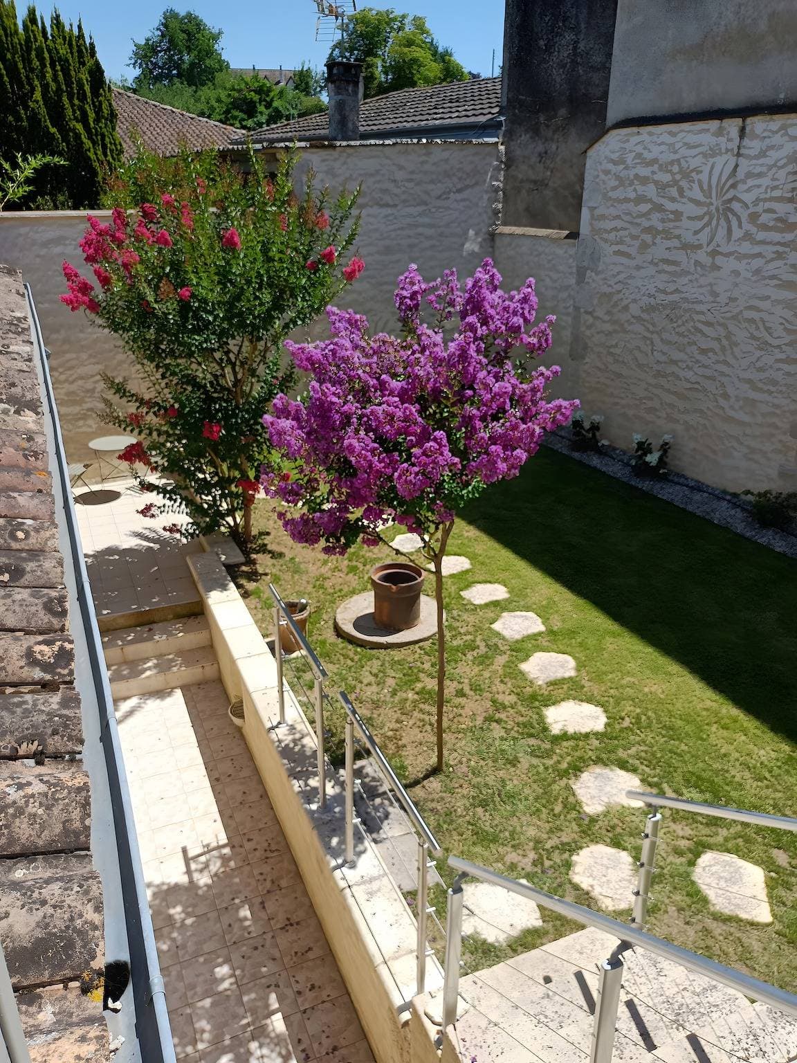 Foto 10 von 29: Gästehaus 'Chambre' mit privater Terrasse, gemeinsamem Garten und Wi-Fi