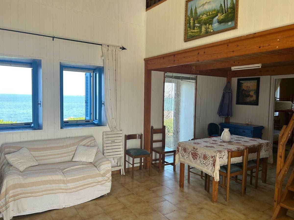 Foto 4 von 6: Three-Bedroom House