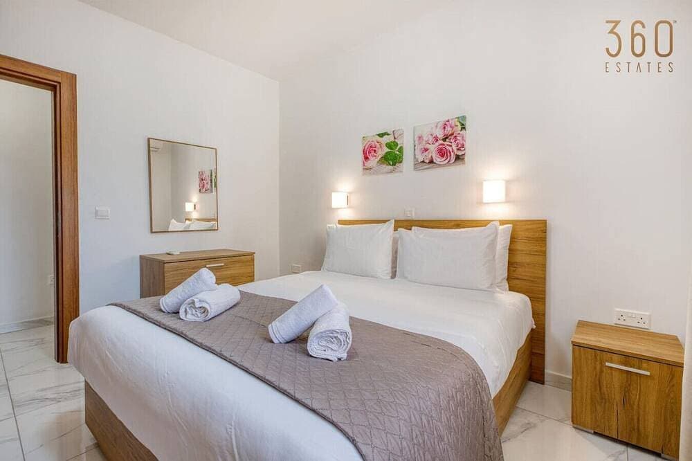 Foto 3 von 28: Seafront 2Br fully equipped home w/comfy bed Qawra