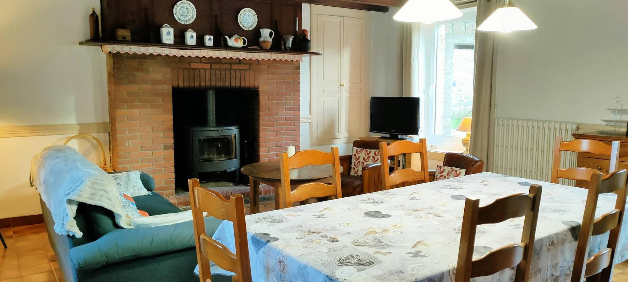 Foto 4 von 19: Gemütliche 82m² Gite mit Parkplatz, TV, Garten, Tiere & Internet in der Nähe von Plage de la Mondrée